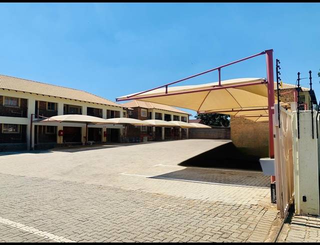 1 BEDROOM FLAT FOR SALE IN RENSBURG